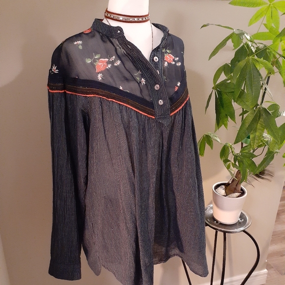 ✨HP✨Free People | Size XS 100% Cotton Blue Hearts & Colours Striped Tunic - Picture 2 of 10